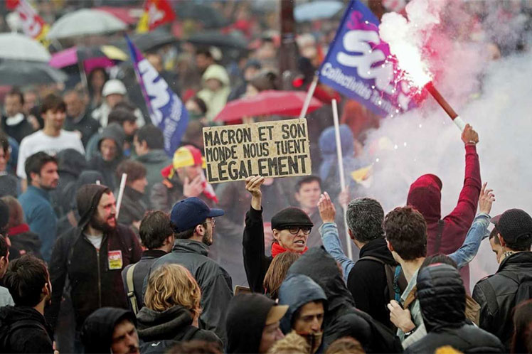 La CGT no se hace la distraída y llama al paro general en medio de las movilizaciones populares…en Francia