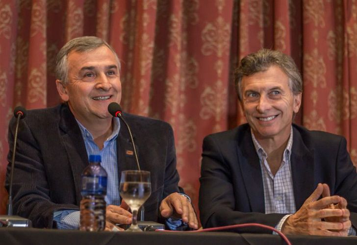 En la Argentina de Macri y Morales, un garca intenta chorearse una montaña