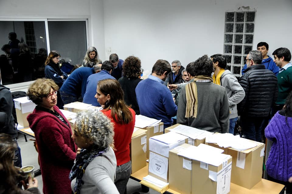 La Lista Azul reventó las urnas a golpe de votos en las elecciones entre docentes de la UNLP