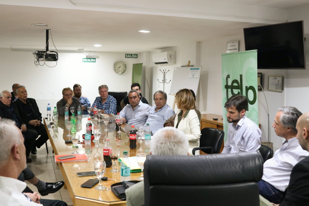 En la larga marcha hacia la intendencia, Saintout también debate proyectos con los empresarios de La Plata