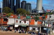 Tan simple como el derecho a la vivienda propia: Una historia de tres ciudades
