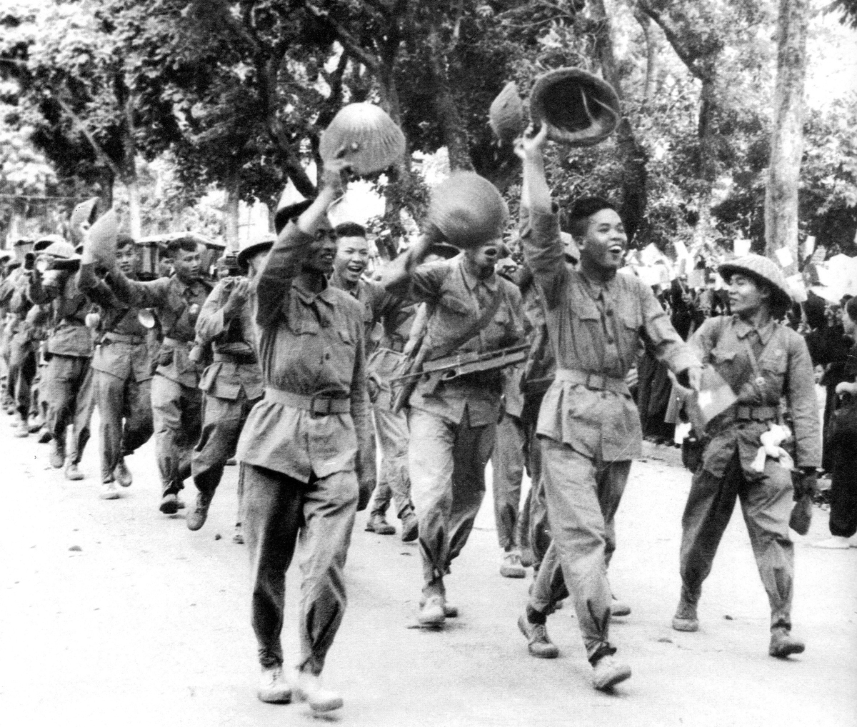 Nada tienen en común la salida de EE.UU y la estampida yanqui de Saigón en 1975